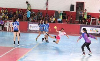 Desporto-Escolar_Handbol-feminino_Foto_Charles-Badr-1