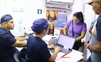 SES_AM_Atendimento-Barco-Hospital_Foto-Evandro-Seixas