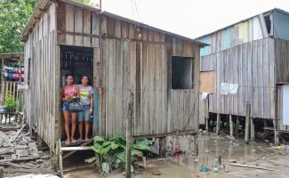 UGPE_AC807_O771_ES-EMERGENCIAIS-PROSAMIN-ELIANE-DE-SOUZA-E-SUA-FILHA-LETICIA_FOTO-TIAGO-CORREA_01A
