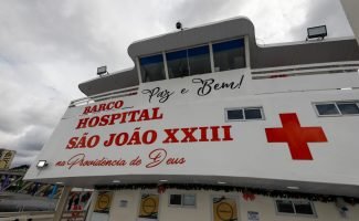 Wilson-Lima-reforca-assistencia-medica-para-comunidades-do-interior-com-entrega-de-barco-hospital-Foto-Mauro-Neto-Secom-5-1536x1024